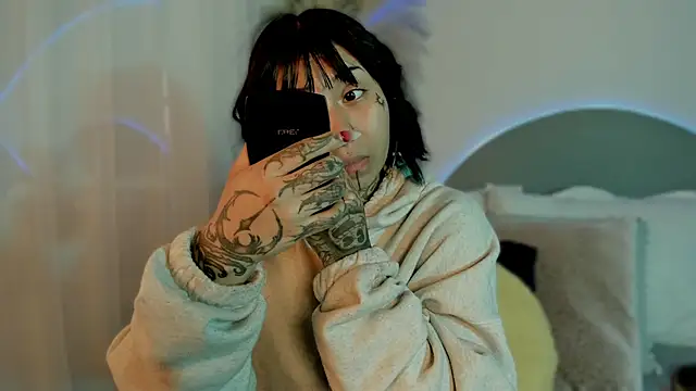 Evangeline bell online show from 8, 10, 2025