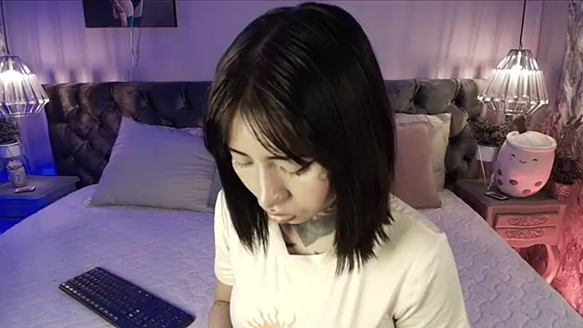 Evangeline bell online show from 26, 11, 2025