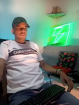Snapshot of latinmartin73 chatting on 20, 1, 2025 latinmartin73 online show from 20, 1, 2025