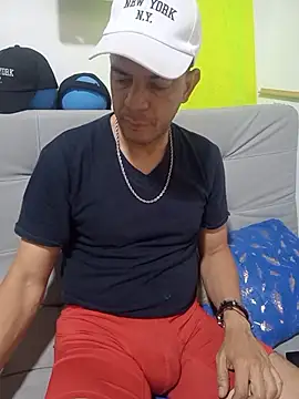 Snapshot of latinmartin73 chatting on 25, 10, 2025 latinmartin73 online show from 25, 10, 2025