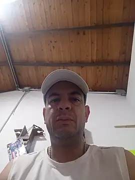 Snapshot of latinmartin73 chatting on 26, 10, 2025 latinmartin73 online show from 26, 10, 2025