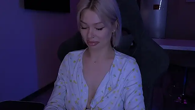 Snapshot of Sasha_Mason chatting on 5, 11, 2025 Sasha Mason online show from 5, 11, 2025