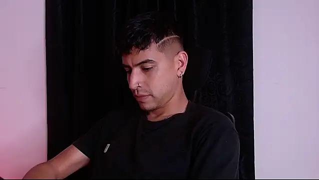 JuannRizo online show from 4, 3, 2025