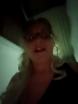 Snapshot of Fenix_528 chatting on 15, 11, 2025 Fenix 528 online show from 15, 11, 2025