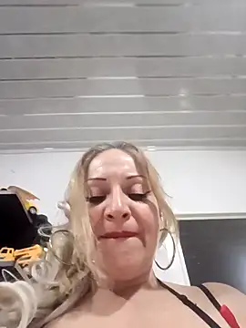 Snapshot of Fenix_528 chatting on 30, 11, 2025 Fenix 528 online show from 30, 11, 2025