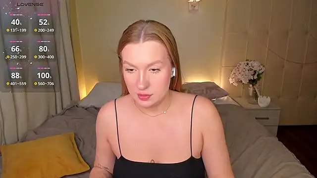 Snapshot of Emma__Leee chatting on 25, 1, 2025 Emma Leee online show from 25, 1, 2025
