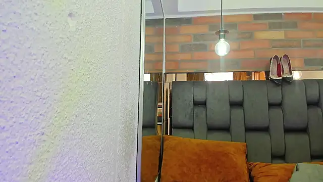 Snapshot of JESSYCORTES chatting on 15, 9, 2025 JESSYCORTES online show from 15, 9, 2025