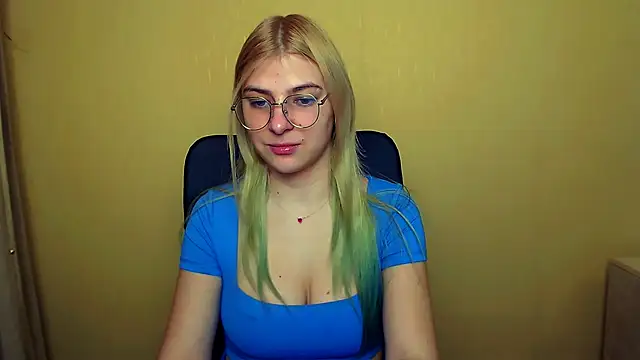 Luna Lush  online show from 25, 1, 2025