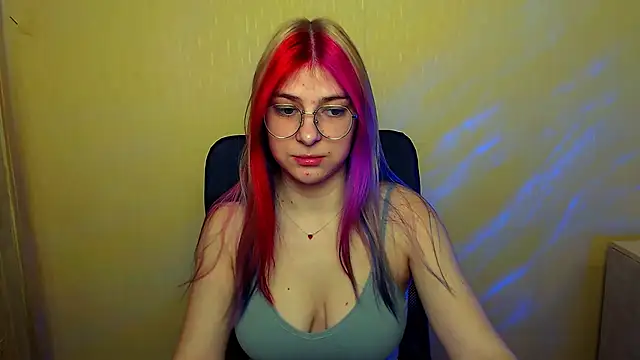 Luna Lush  online show from 15, 2, 2025