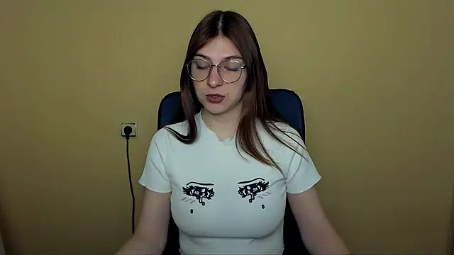 Luna Lush  online show from 25, 4, 2026