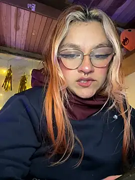 SophiaWeestt99 online show from 11, 4, 2026