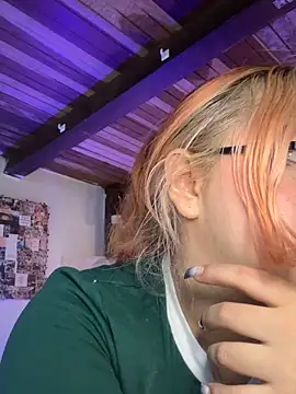 SophiaWeestt99 online show from 29, 4, 2026