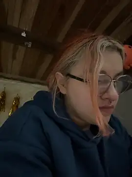 SophiaWeestt99 online show from 5, 5, 2026