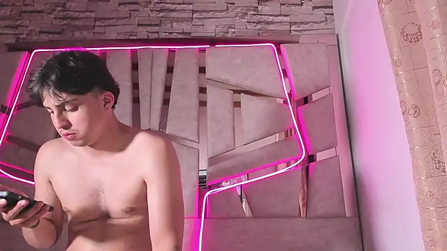 mia and austin online show from 4, 10, 2025