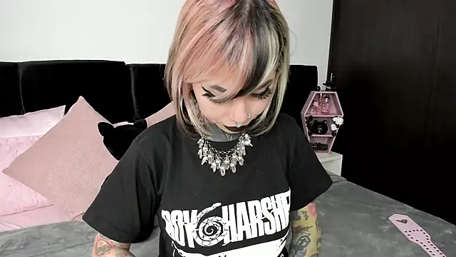 NikkiRamone online show from 11, 1, 2025