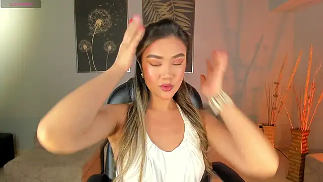 Snapshot of RebeccaHudson chatting on 19, 1, 2025 RebeccaHudson online show from 19, 1, 2025