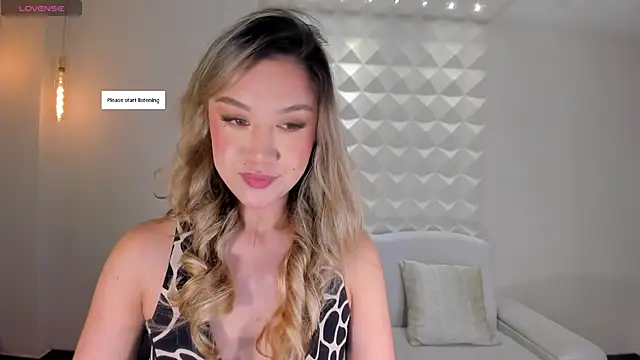 RebeccaHudson online show from 3, 5, 2026