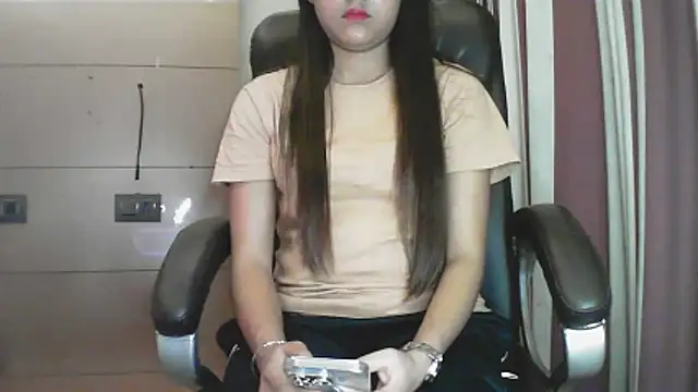 collage hoty online show from 18, 1, 2026