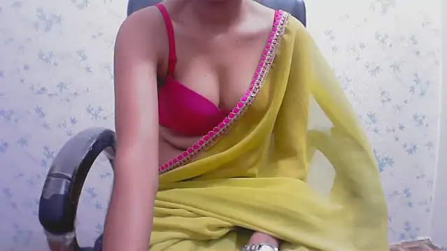 Snapshot of collage_hoty chatting on 23, 4, 2026 collage hoty online show from 23, 4, 2026