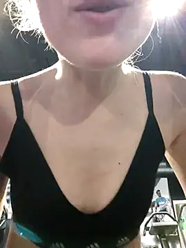 Snapshot of Loujoly_modele chatting on 24, 2, 2025 Loujoly modele online show from 24, 2, 2025