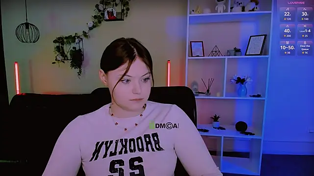 nikole kitt online show from 25, 5, 2026