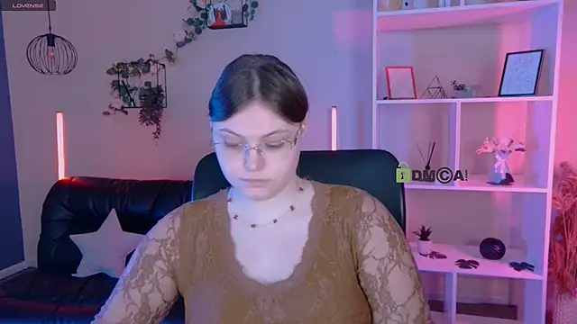 Snapshot of nikole_kitt chatting on 1, 6, 2026 nikole kitt online show from 1, 6, 2026