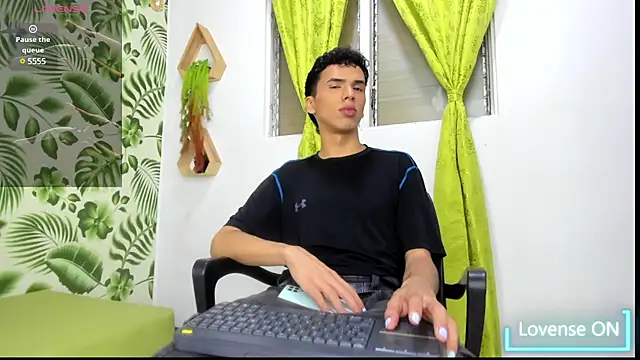 SEANTROYY online show from 12, 2, 2025