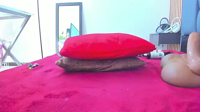 candela collinss online show from 18, 1, 2025