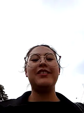 lara moon25 online show from 12, 12, 2024