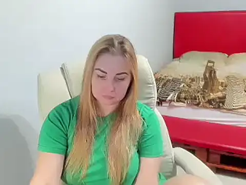 SkarletXDream online show from 9, 1, 2025
