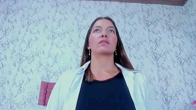 Mia Malkovaa  online show from 5, 2, 2026