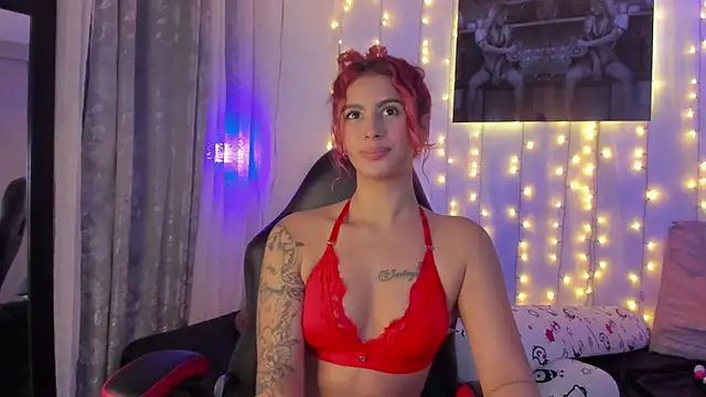 Snapshot of Sophiee_Hill chatting on 21, 12, 2024 Sophiee Hill online show from 21, 12, 2024