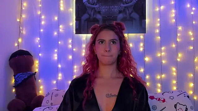 Snapshot of Sophiee_Hill chatting on 28, 12, 2024 Sophiee Hill online show from 28, 12, 2024