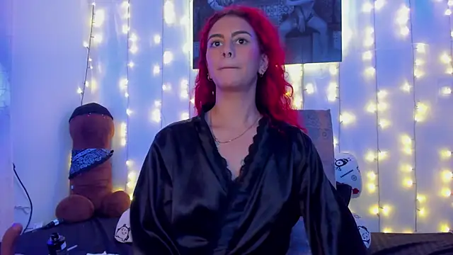 Snapshot of Sophiee_Hill chatting on 12, 1, 2025 Sophiee Hill online show from 12, 1, 2025