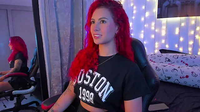 Snapshot of Sophiee_Hill chatting on 13, 1, 2025 Sophiee Hill online show from 13, 1, 2025