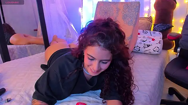 Snapshot of Sophiee_Hill chatting on 5, 3, 2025 Sophiee Hill online show from 5, 3, 2025