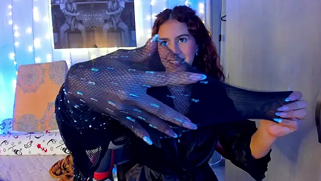 Snapshot of Sophiee_Hill chatting on 18, 3, 2025 Sophiee Hill online show from 18, 3, 2025