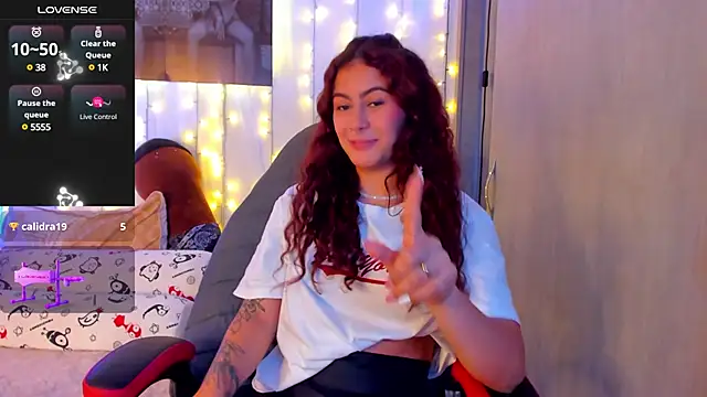 Snapshot of Sophiee_Hill chatting on 19, 3, 2025 Sophiee Hill online show from 19, 3, 2025