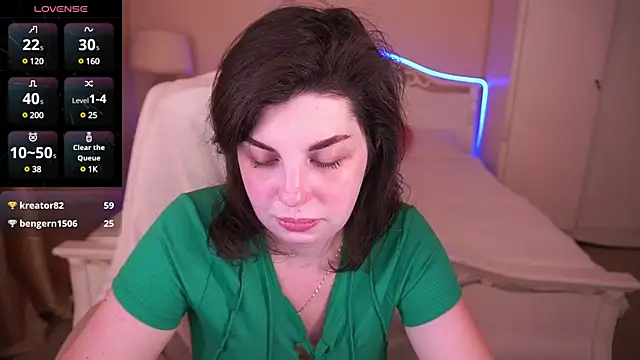 MirandaWong online show from 5, 2, 2025