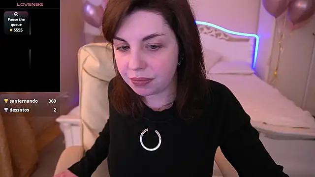 MirandaWong online show from 13, 2, 2025