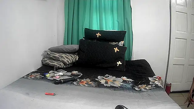 GoldenPussyXOXO online show from 7, 5, 2026