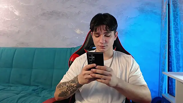 Snapshot of Ricky-boy chatting on 17, 11, 2025 Ricky-boy online show from 17, 11, 2025