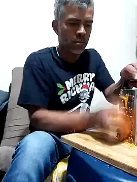 Snapshot of yourprivateproperty chatting on 23, 9, 2025 yourprivateproperty online show from 23, 9, 2025