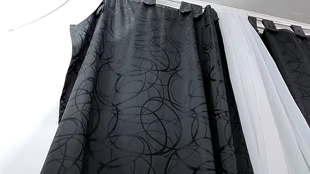 Snapshot of Kitten_Hot_ chatting on 12, 11, 2025 Kitten Hot online show from 12, 11, 2025