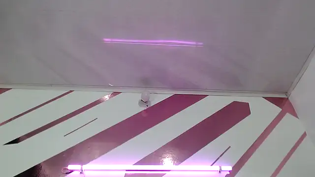 Kitten Hot  online show from 12, 2, 2026