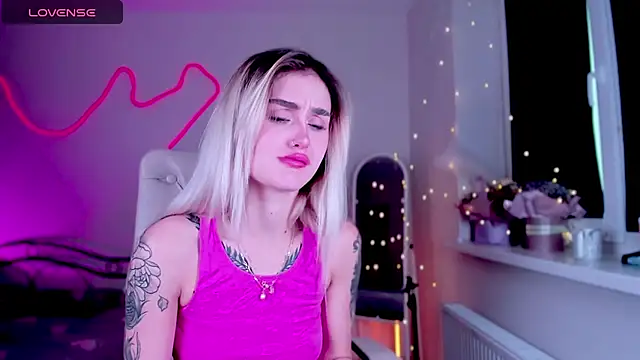 Snapshot of _Ravenaa chatting on 7, 12, 2024 Ravenaa online show from 7, 12, 2024