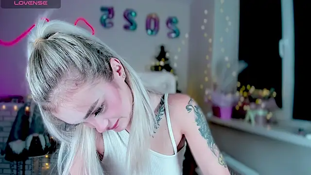 Snapshot of _Ravenaa chatting on 23, 12, 2024 Ravenaa online show from 23, 12, 2024