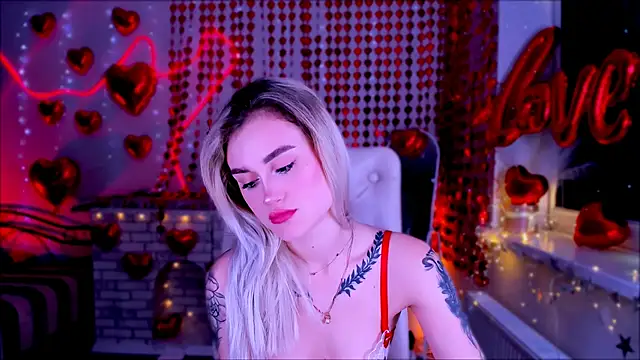 Snapshot of _Ravenaa chatting on 8, 2, 2025 Ravenaa online show from 8, 2, 2025