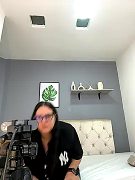 Snapshot of Soe_Lara chatting on 16, 9, 2025 Soe Lara online show from 16, 9, 2025