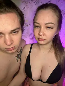 Snapshot of Family-Mm1 chatting on 4, 3, 2026 Family-Mm1 online show from 4, 3, 2026